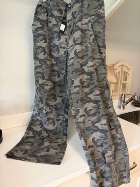 Fashion Nova Olive Green Camo Wide Leg Cargo Pants